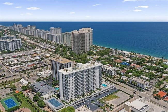 Building Photo - 3015 N Ocean Blvd