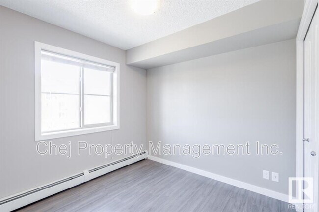 Building Photo - 5816 Mullen Pl NW