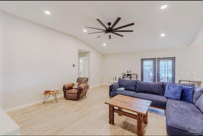 Foto del edificio - 7358 Brevard St