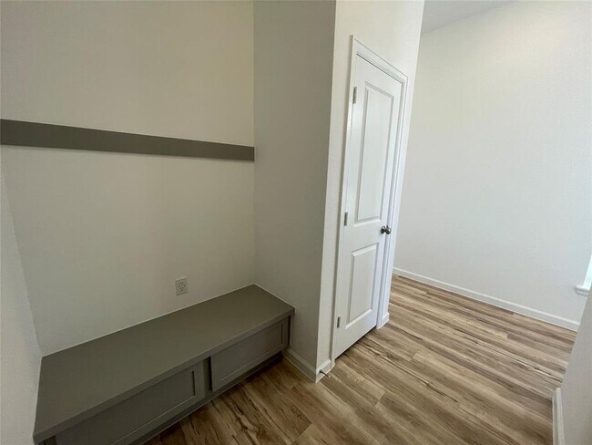 Building Photo - 5558 Amber Brook Ln