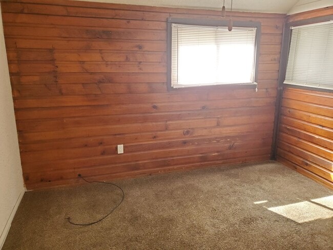 Building Photo - One Bedroom House