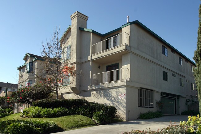 Building Photo - 1207 Mira Mar Ave