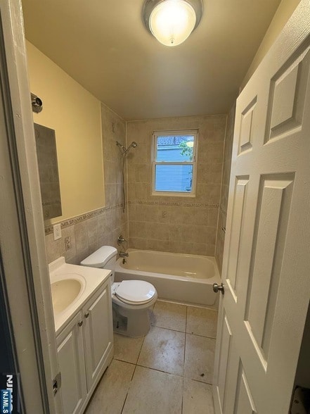 Foto del edificio - 149-151 Scheerer Avenue Unit 2