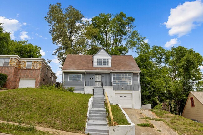 Building Photo - Charming 4 Bedroom, 2 Bathroom house