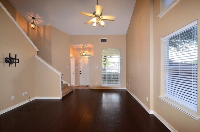 Foto del edificio - 8322 Alvin High Ln