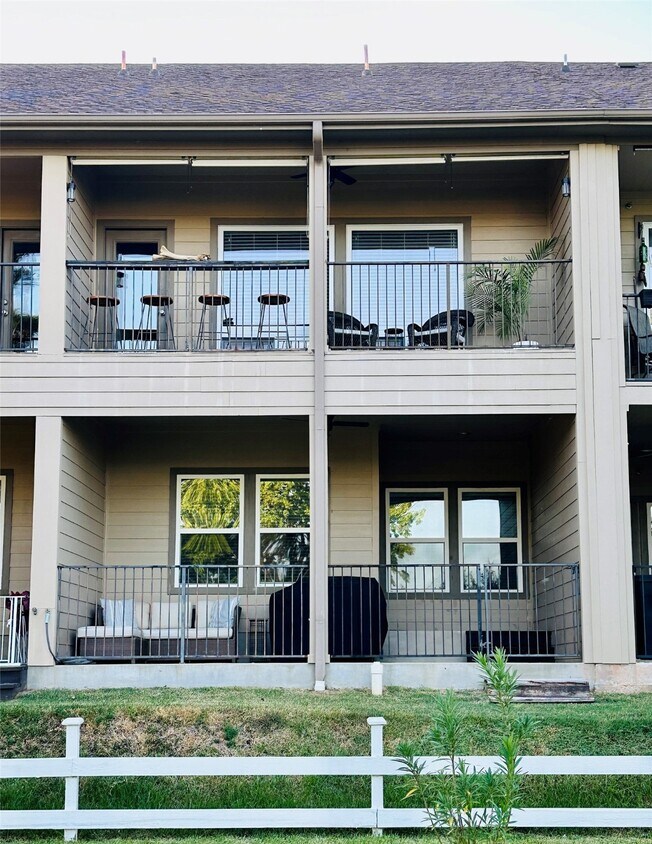 Foto principal - 17570 Hwy 105 W