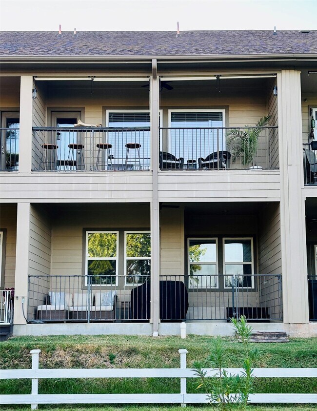 Foto del edificio - 17570 Hwy 105 W