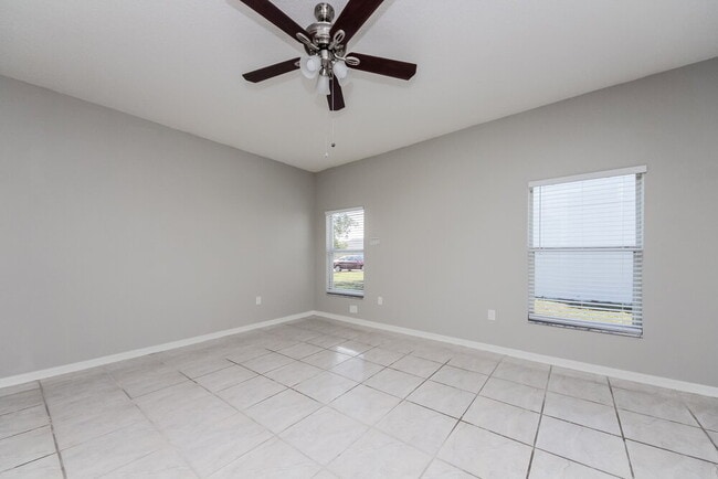 Building Photo - 104 Bridgeport Way