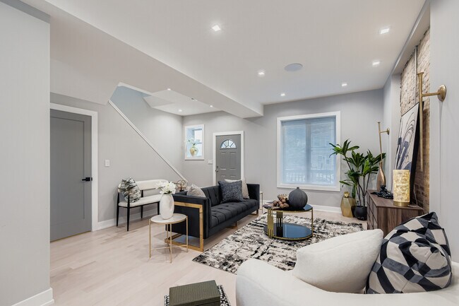 Foto del edificio - 6540 S Ingleside Ave