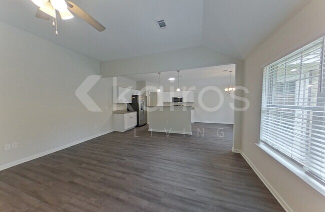 Foto del edificio - 755 Park Ln