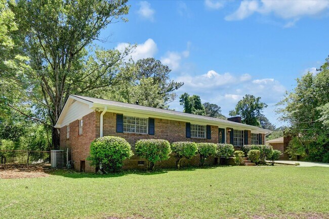 Building Photo - 606 Evergreen Dr