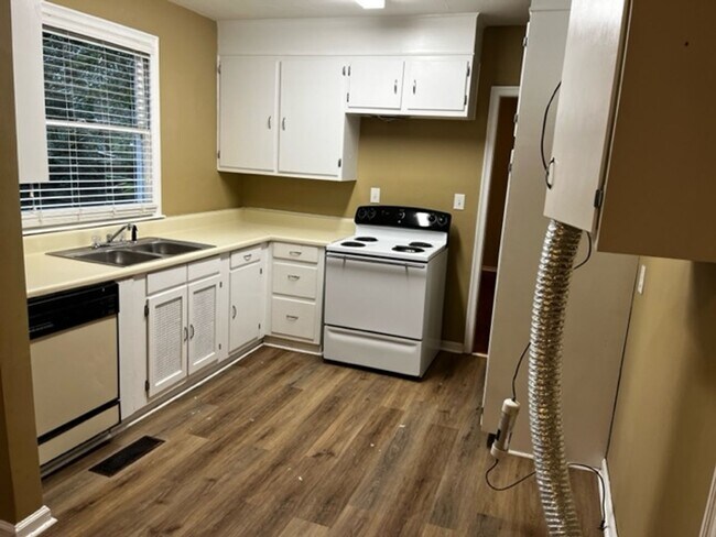 Foto del edificio - Check Out This 3BD/2B Home!!