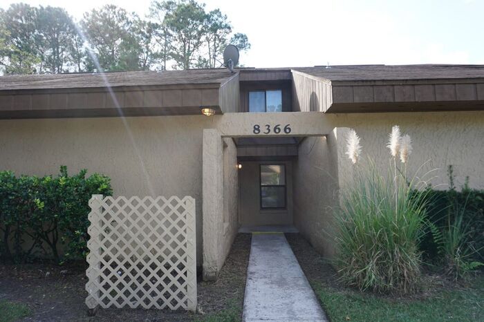 Foto principal - Townhome in Whispering Pines- Self viewing!