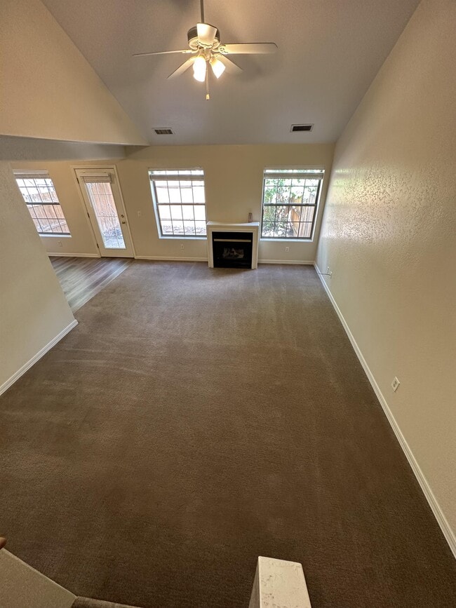 Building Photo - 2561 S Gravel Ln