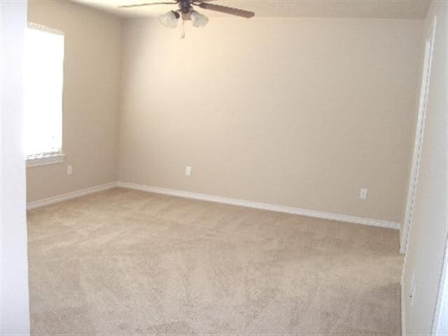 Building Photo - 2501 Teal Dr