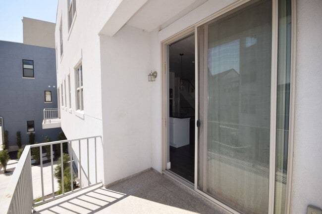 Photo - Grames-Daybreak Apartment