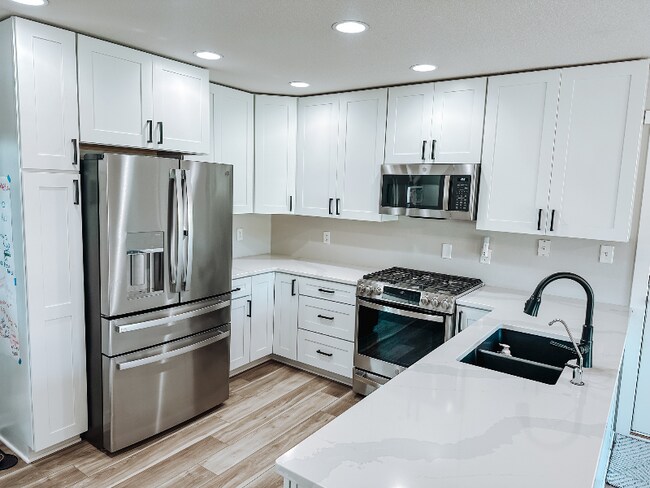 Foto del edificio - 4703 NE Hayes Dr