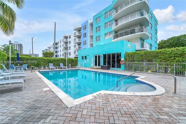 Foto del edificio - 1555 N Treasure Dr