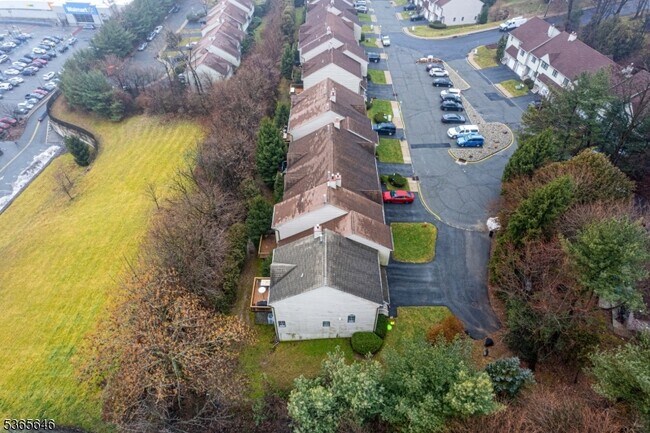 Foto del edificio - 22 Deer Hill Ct