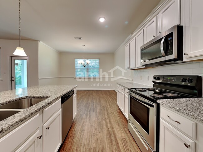 Building Photo - 223 Swan Dr