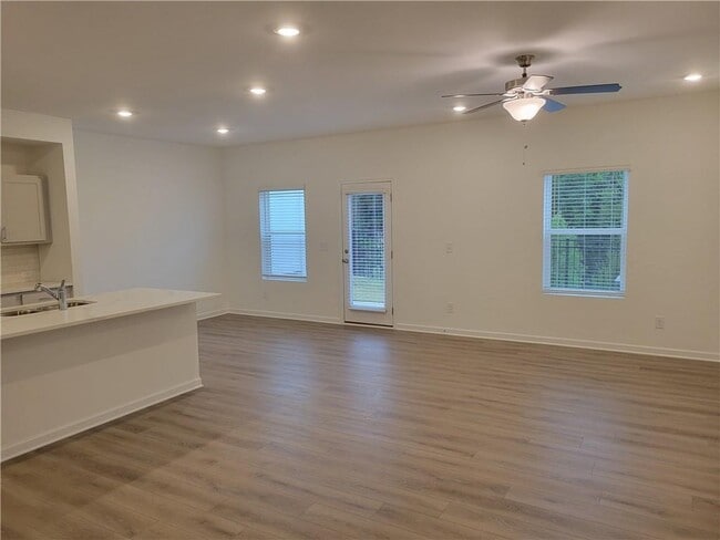 Building Photo - 203 Kinship Dr