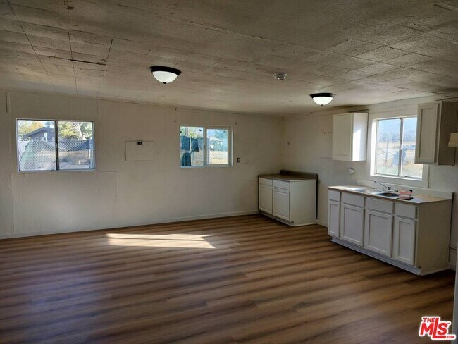 Foto del edificio - 4908 Fort Tejon Rd