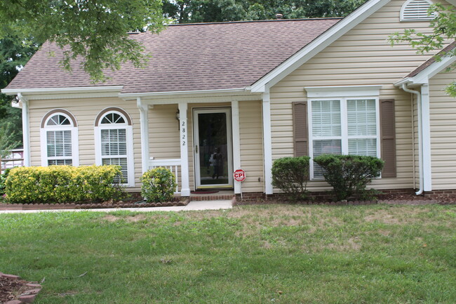 Building Photo - 2822 Emerald Meadow Ln