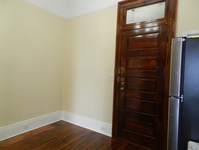 Building Photo - 1232 St Andrew St Apt C
