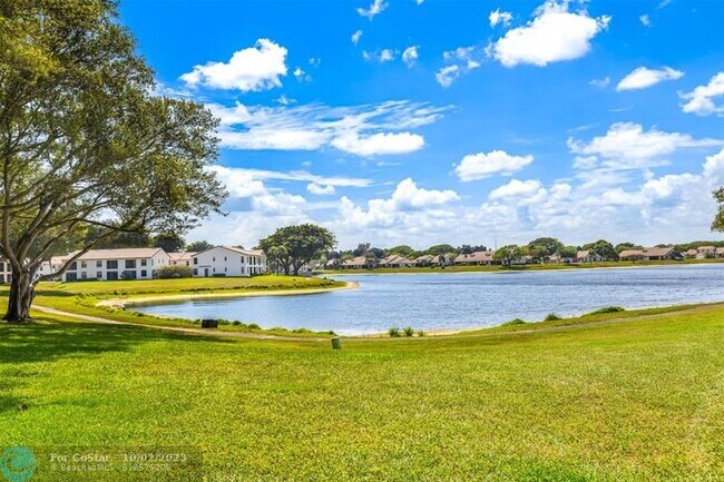 Foto del edificio - 2950 Olivewood Terrace