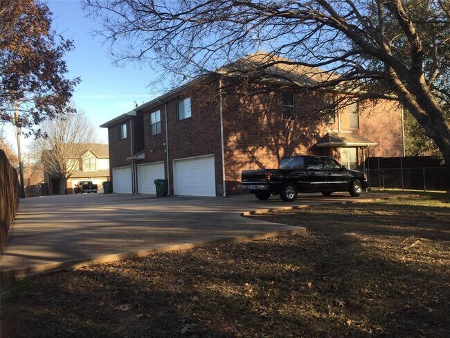 Foto del edificio - 121 Wildwood Ct