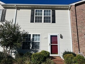Building Photo - 1015 Blake Ct