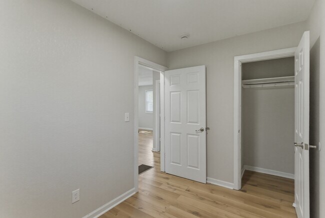 Foto del edificio - 297 S Benedict Ave