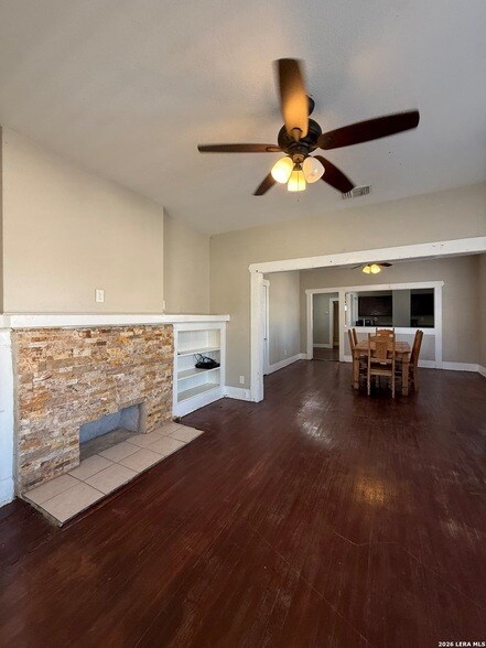 Foto del edificio - 323 E Euclid Ave