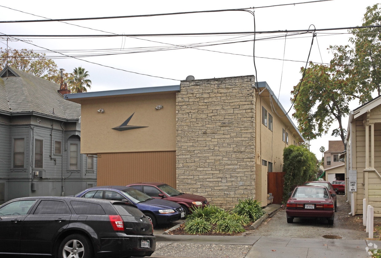 Building Photo - Cedar Arms Apartments