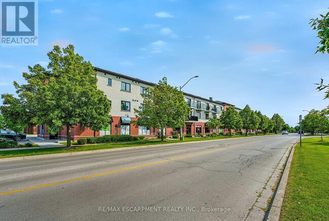 Building Photo - 170-170 Rockhaven Ln
