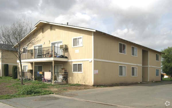 Building Photo - Skipper Apartments