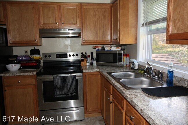 Building Photo - 3 br, 1.5 bath House - 360 Vly Rd.