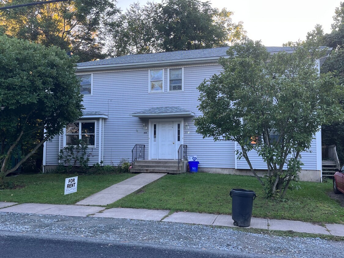 203 N Turnpike Rd, Dalton, PA 18414 Townhome Rentals in Dalton PA