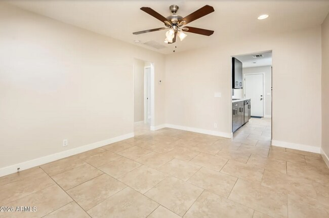 Foto del edificio - 1233 E Campbell Ave