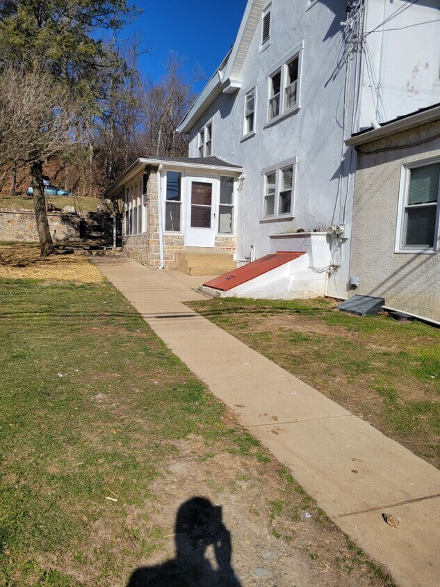 2445 House - 2445 Yellow Springs Rd