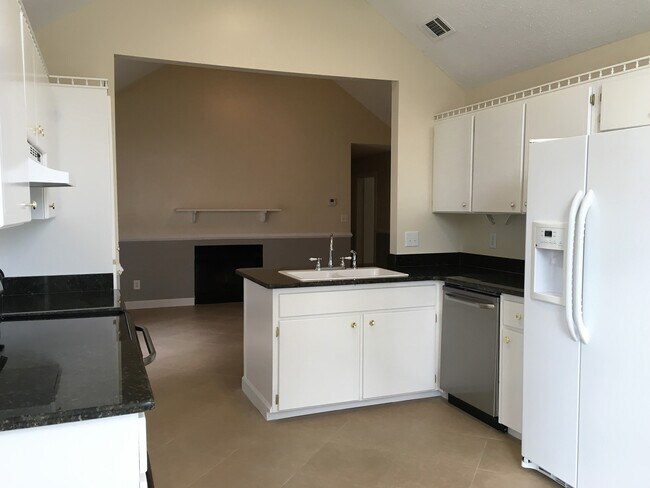 Foto del edificio - 3015 Yorktown Cir