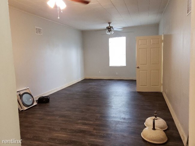 Foto del edificio - 3 br, 1 bath House - 620 S Mulrennan Rd