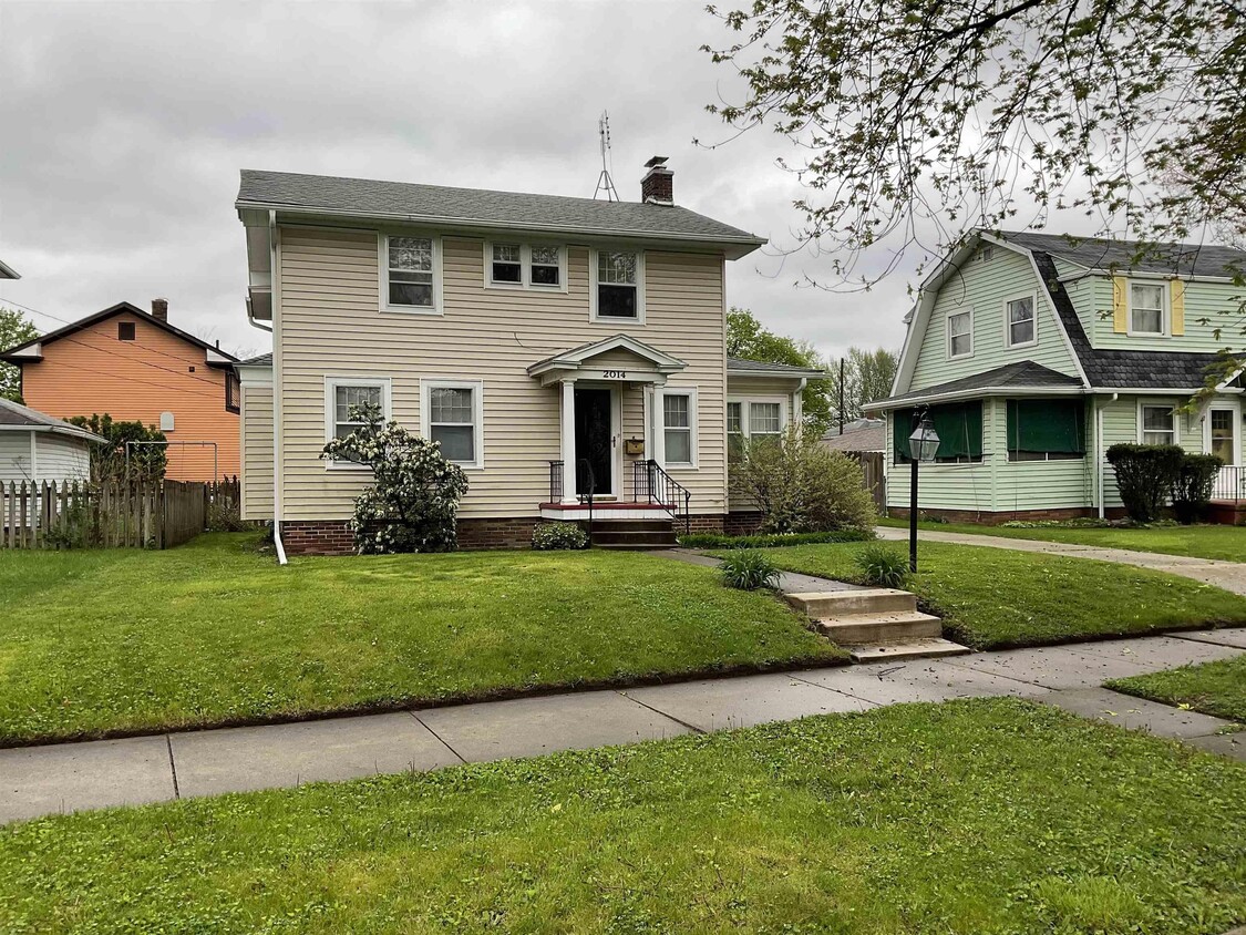 Primary Photo - 2014 Dodge Ave