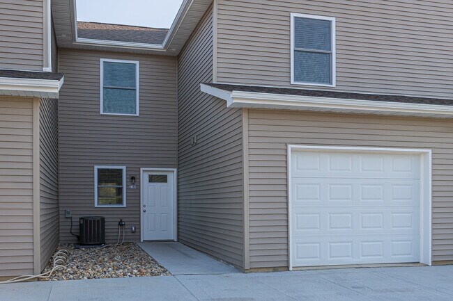 Foto del edificio - 3330 Glenbrook Cir S
