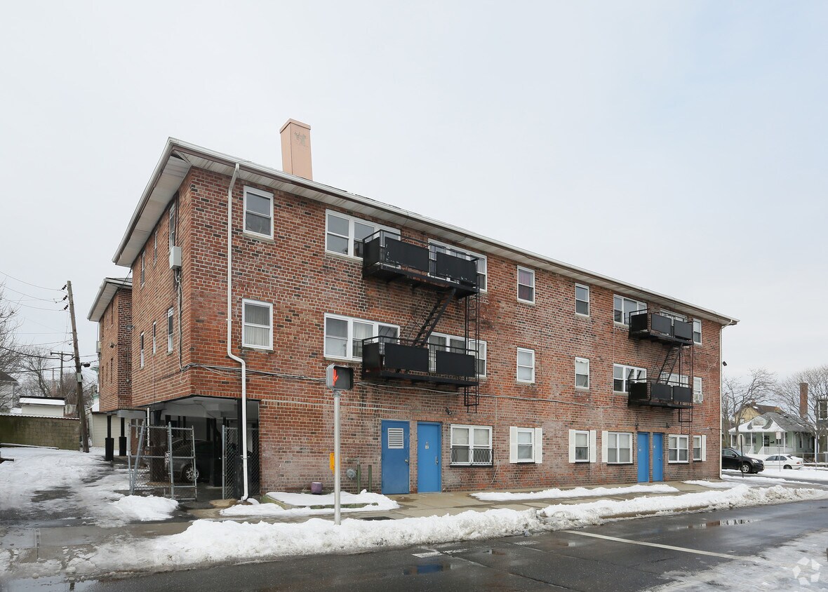 Primary Photo - 102 W Hudson St