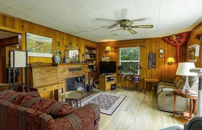 Building Photo - 9809 E Upriver Dr