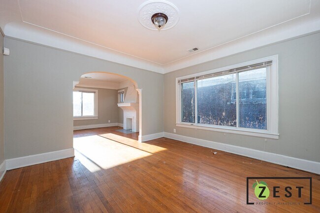 Building Photo - 3740 Tyler St