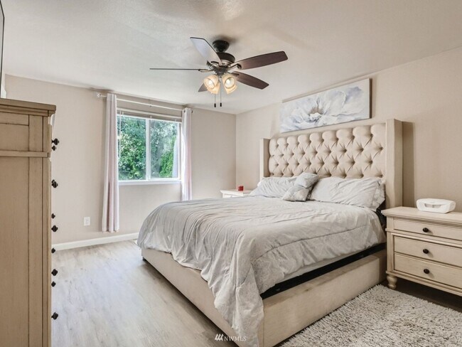 Foto del edificio - 5 Bedroom Single Family Home in Lake Stevens