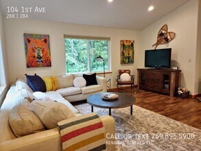 Building Photo - 104 1st Ave