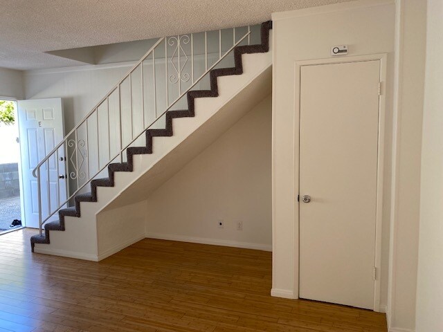 1/2 baño - 1511 Yale St